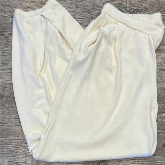 Ekouaer Other - Luxurious Ekouaer Cream Women's Pajama Pants Size XL